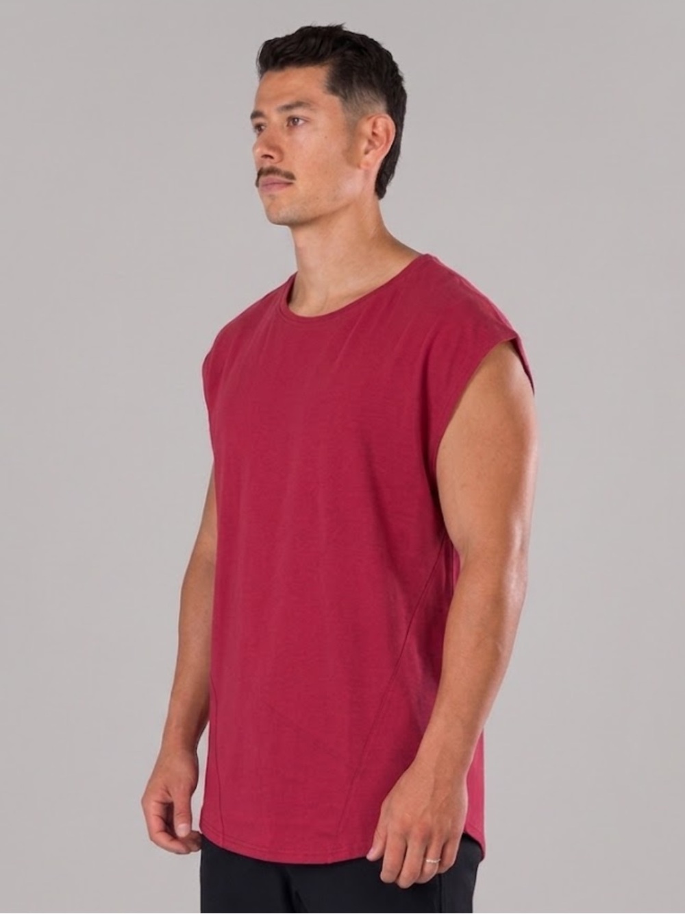 Alphalete Men's Sleeveless Crewneck Tank - Wine
